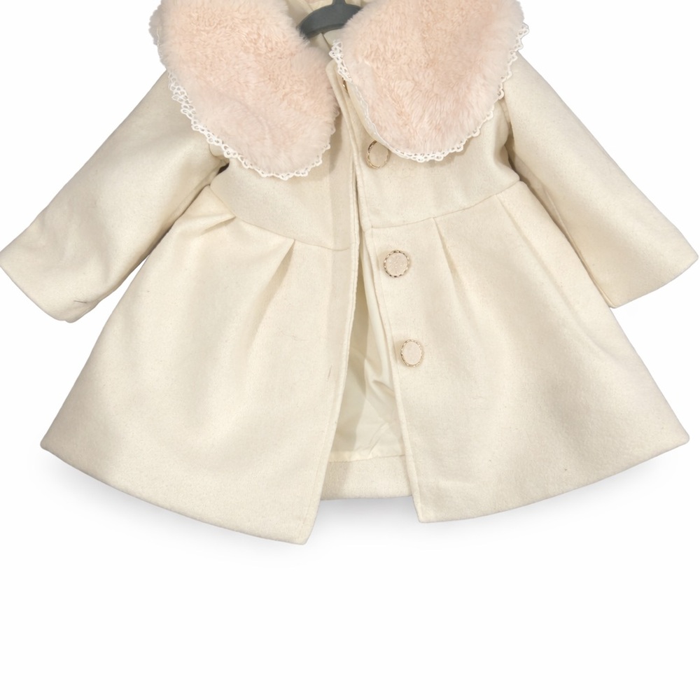 Elegant Cream Coat with Faux Fur Collar